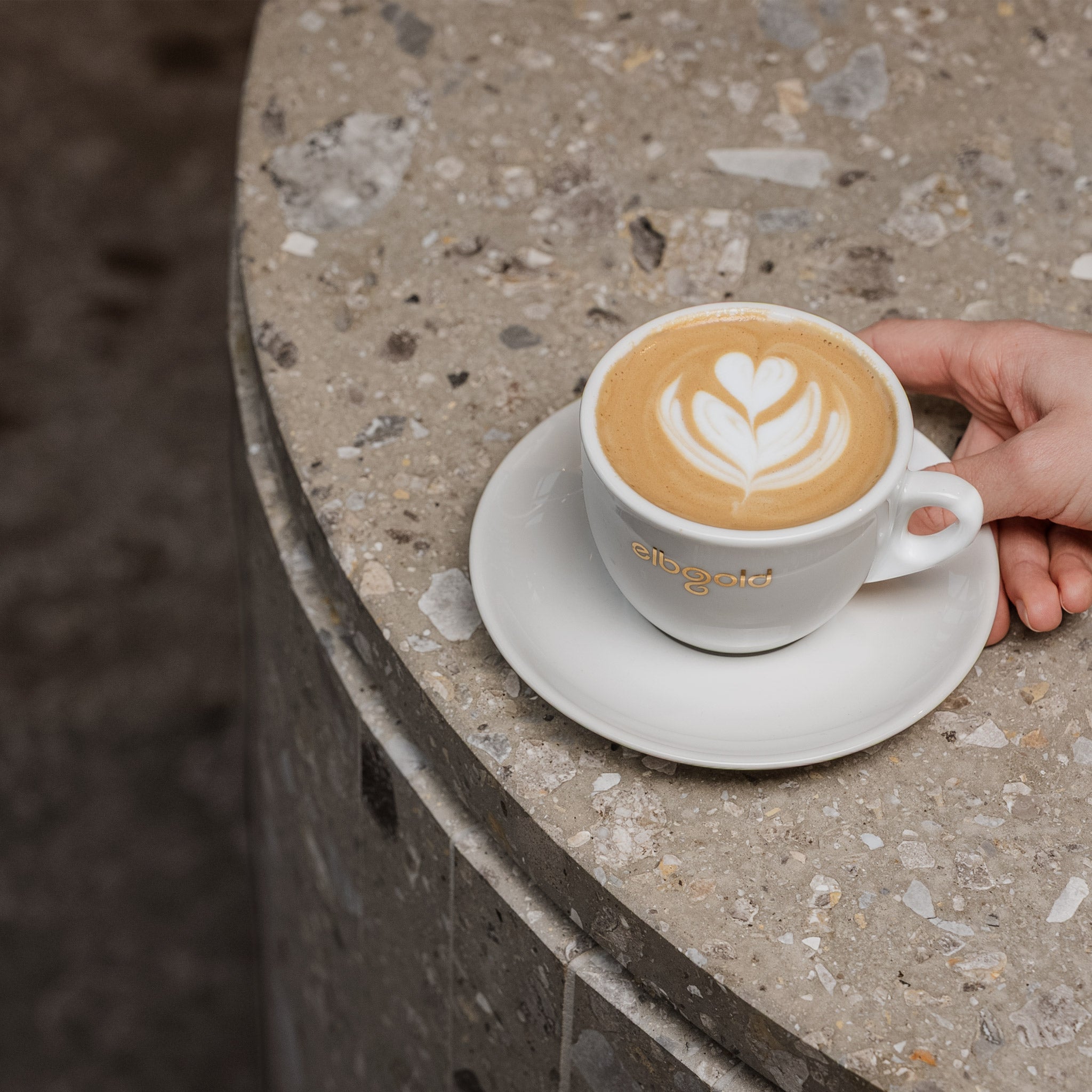 elbgold Cappuccino Tasse weiß & gold